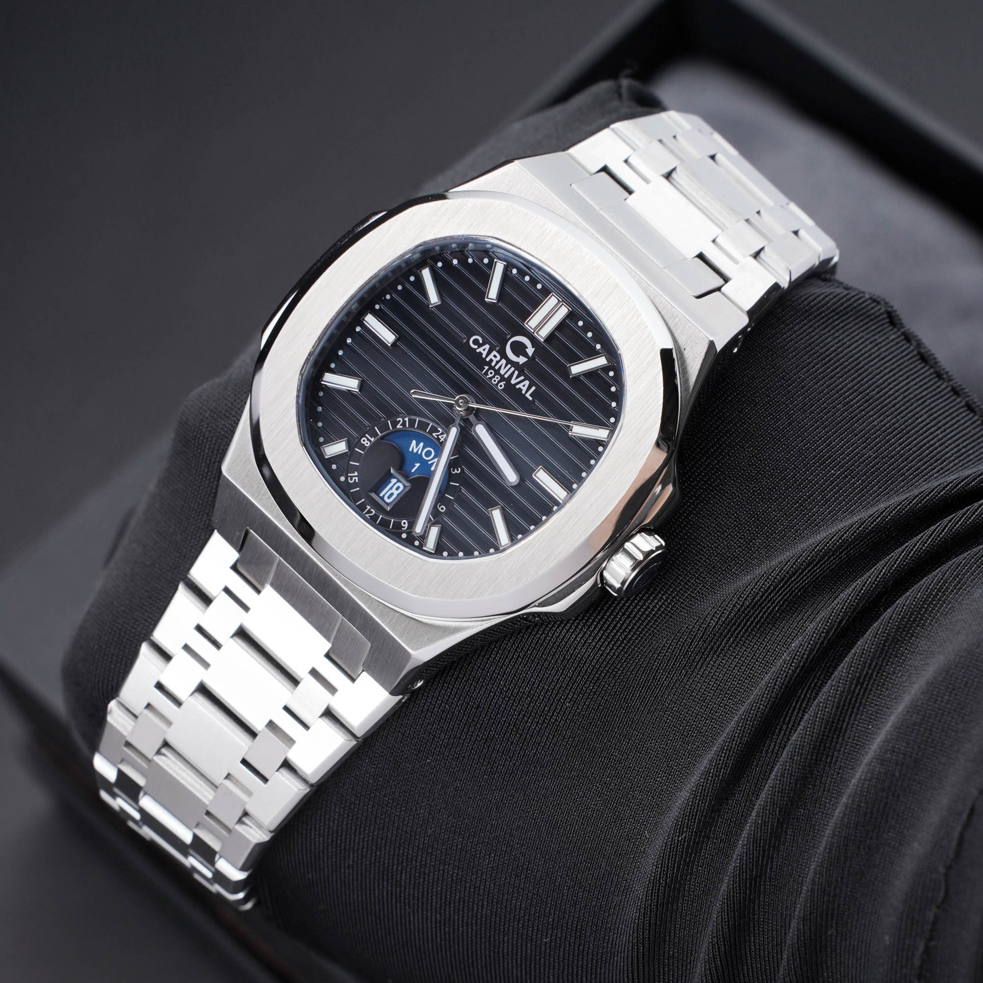 ĐỒNG HỒ NAM CARNIVAL 8110G1 VT D AUTOMATIC 41MM