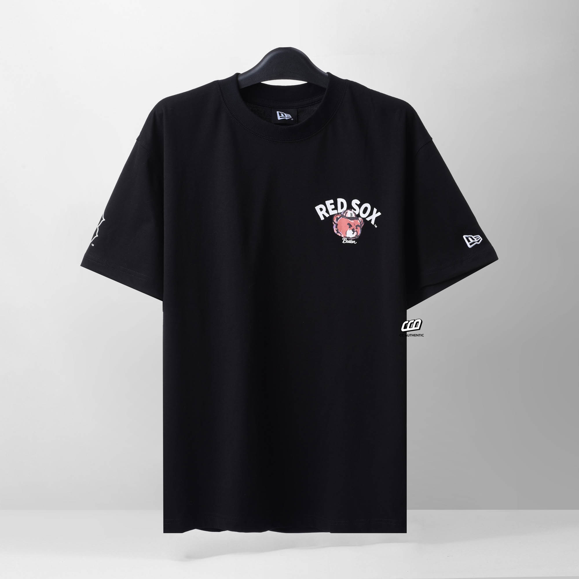 NEW ERA BACK BEAR T-SHIRT - BLACK