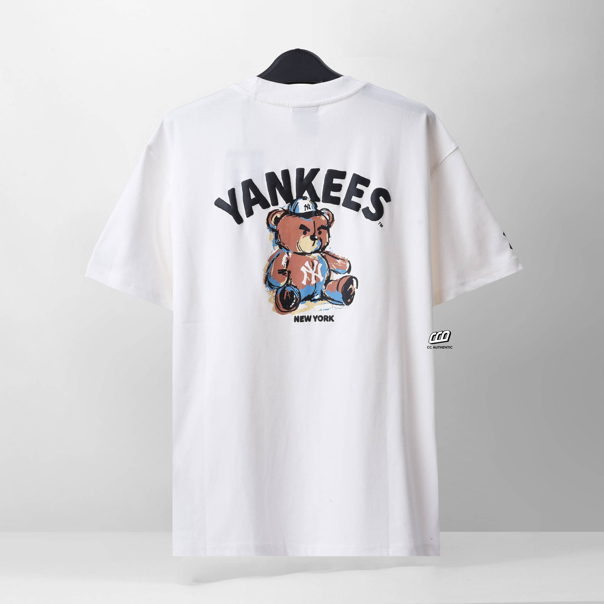 NEW ERA BACK BEAR T-SHIRT - WHITE