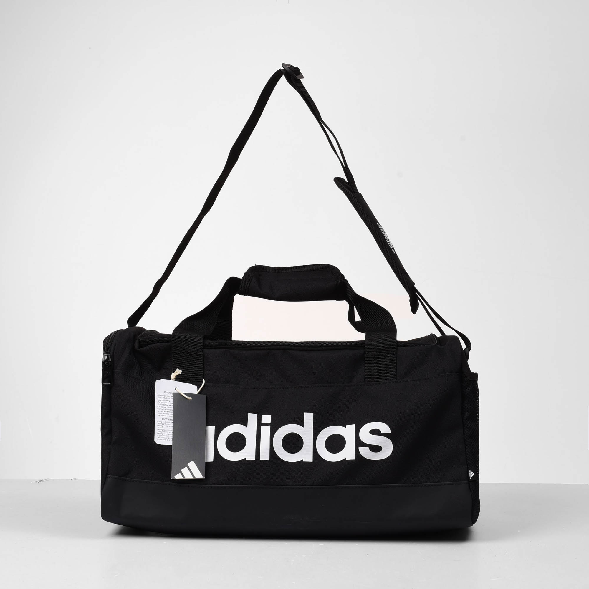 ADIDAS DUFFEL LOGO ESSENTIALS BAG - BLACK