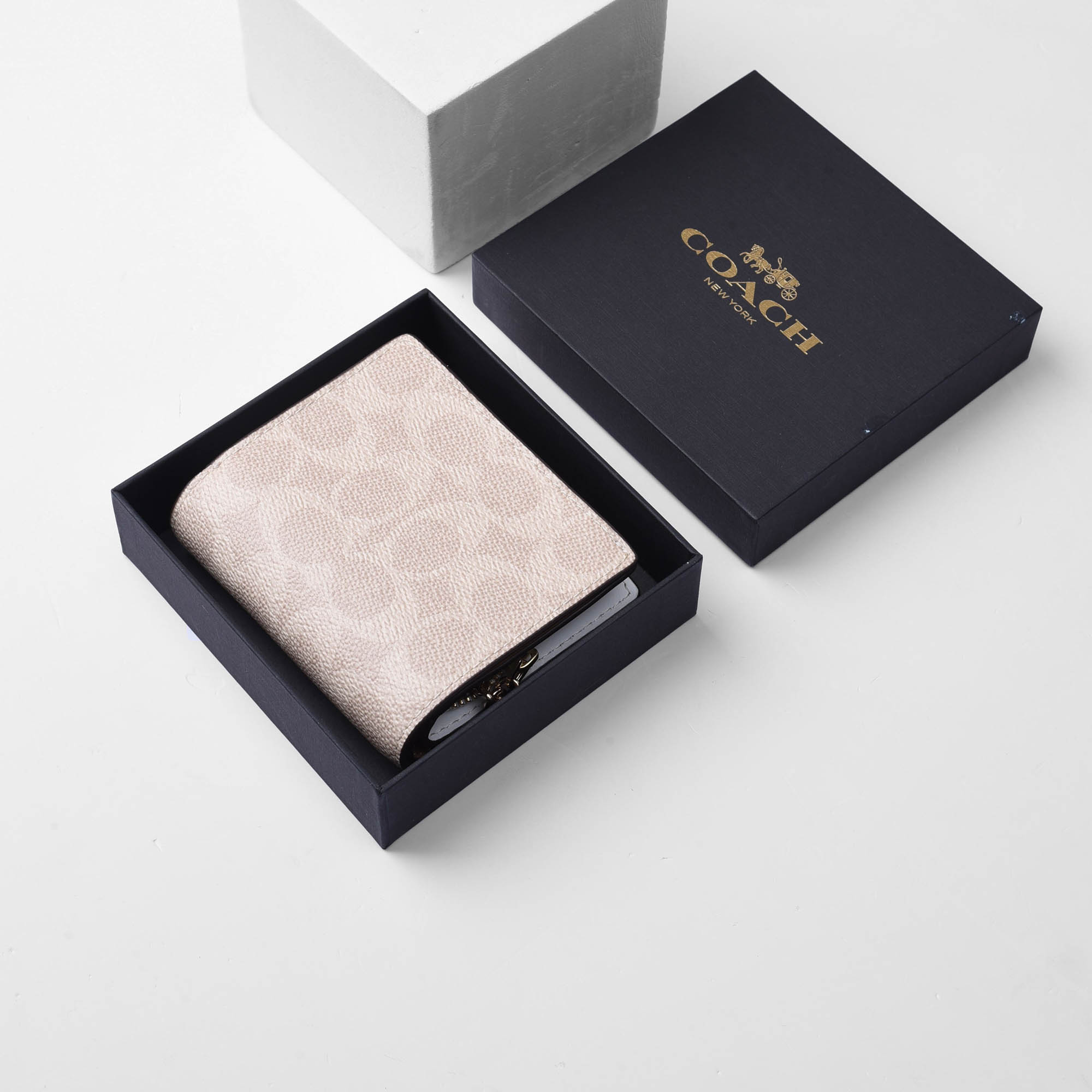 COACH SIGNATURE SNAP ZIP WALLET - SAND