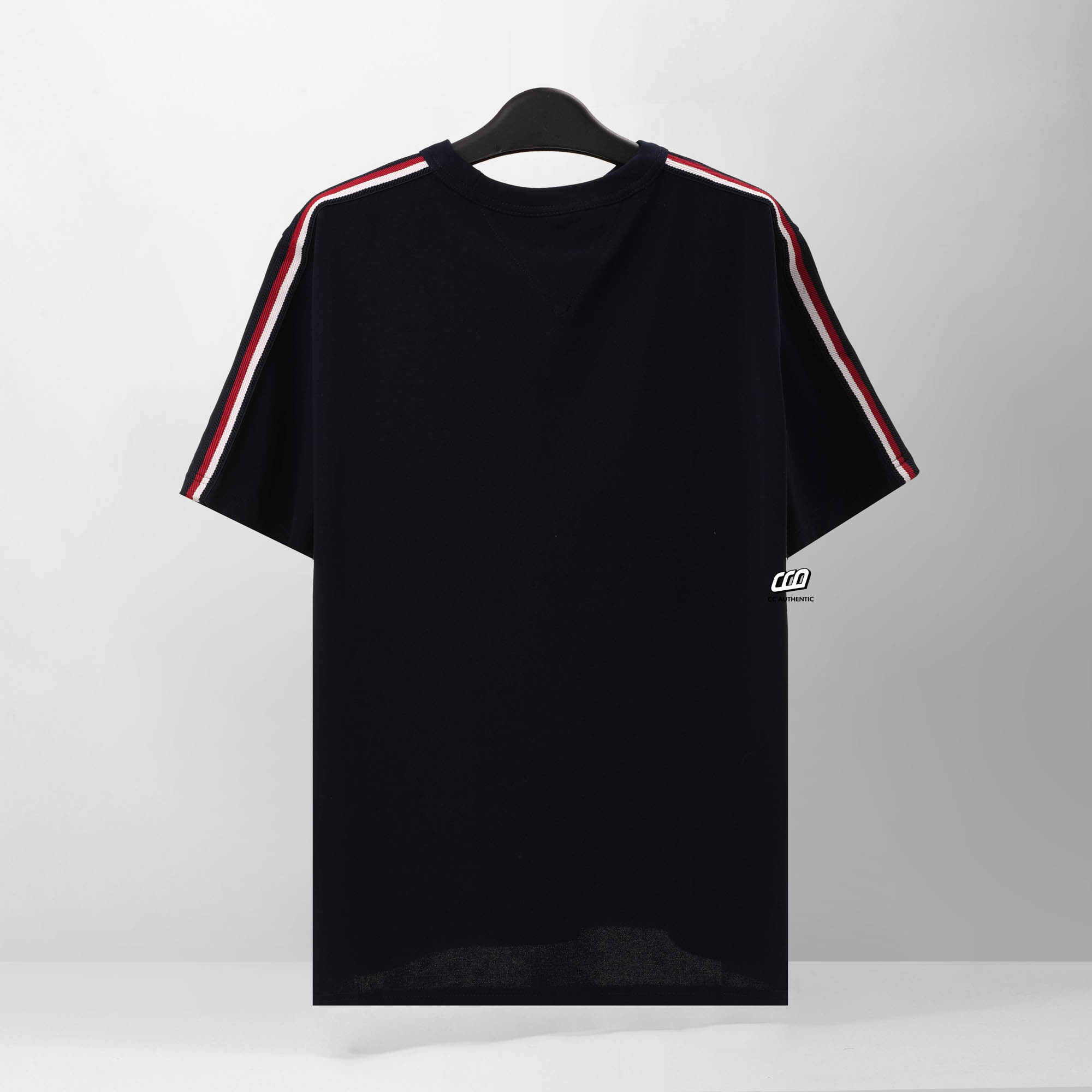 TOMMY GLOBAL STRIPE T-SHIRT - BLACK