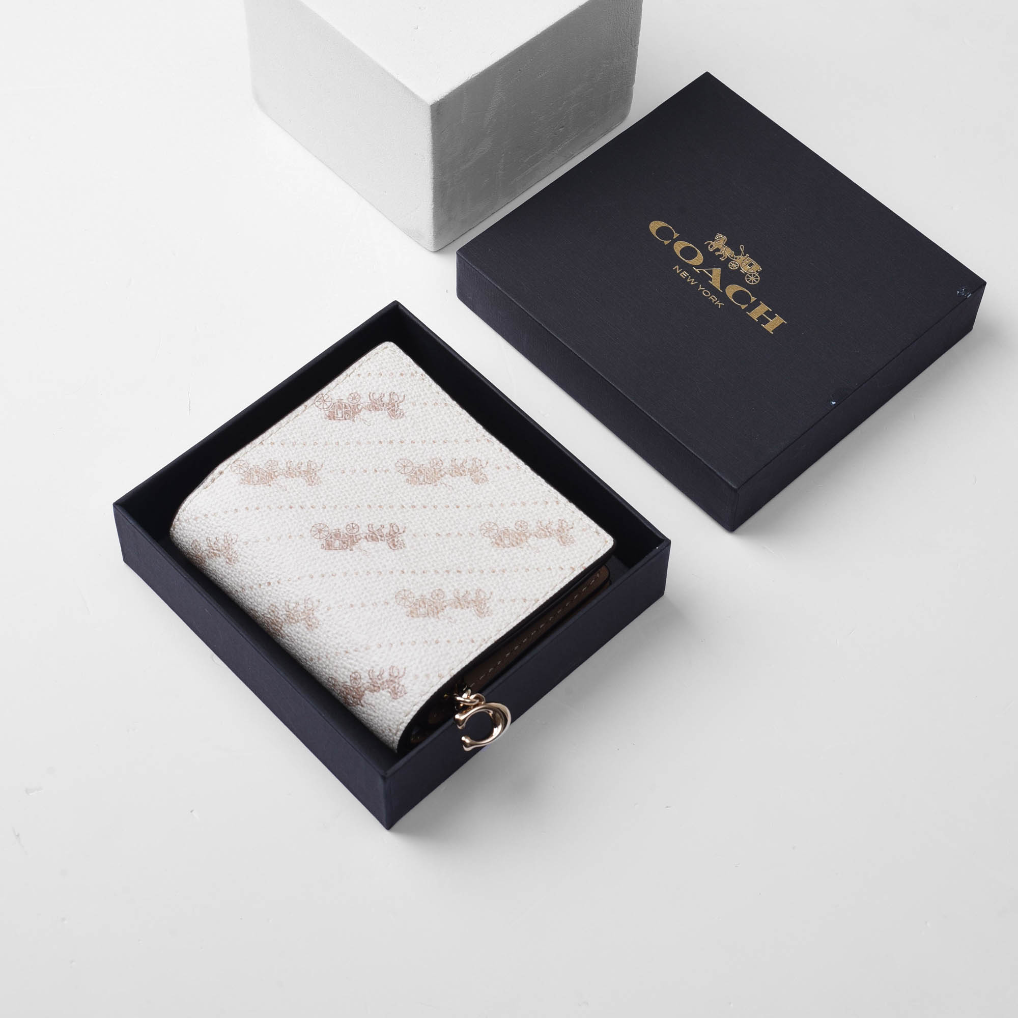 COACH HORSE SNAP ZIP WALLET - WHITE