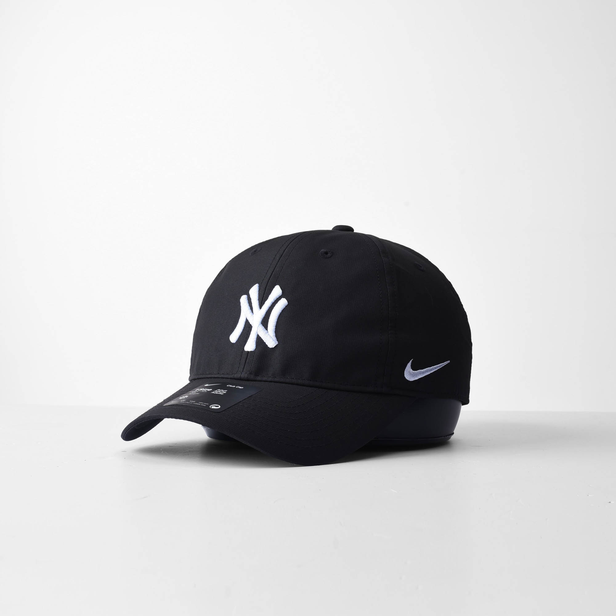 NIKE x MLB WHITE NY CAP