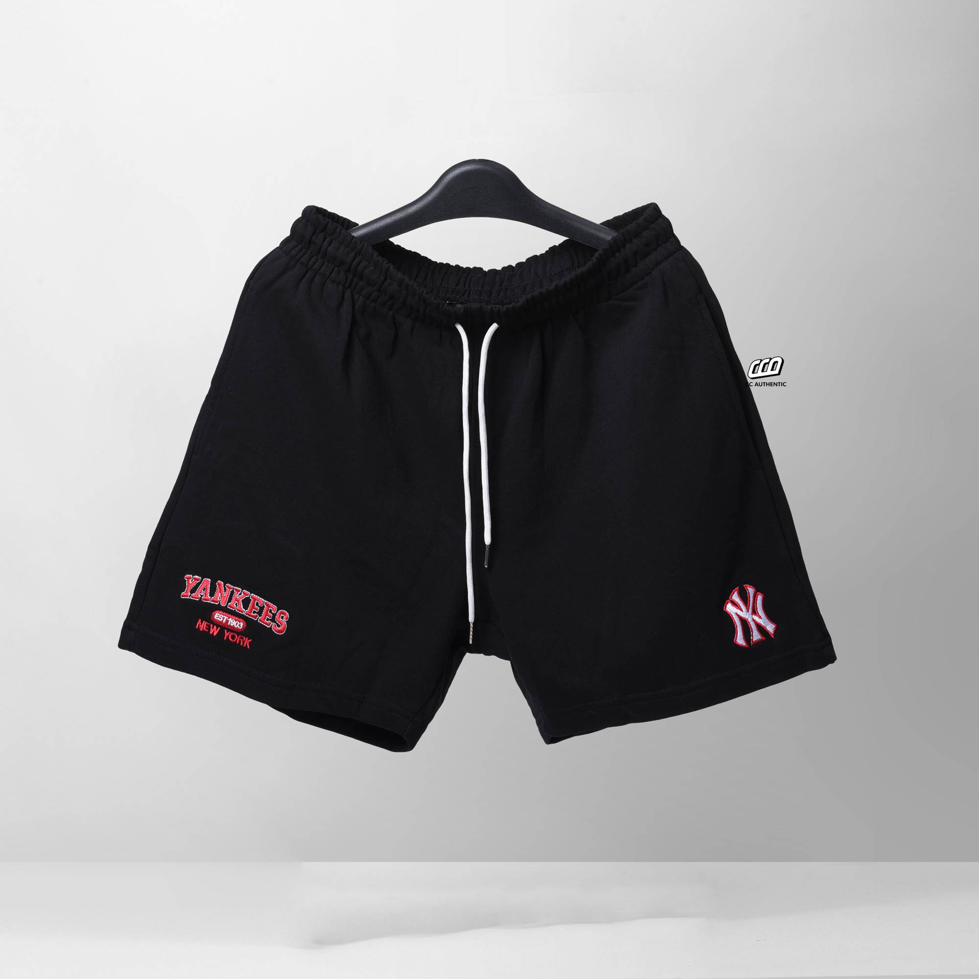 NEW ERA REDLINES SHORT - BLACK